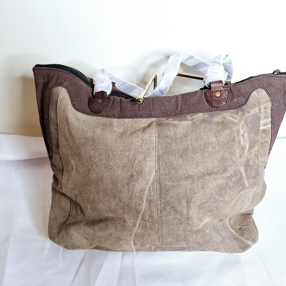 NWT Mona B brand "Fall Into It" Recycled Leather Fall Purse. - Picture 2 of 13